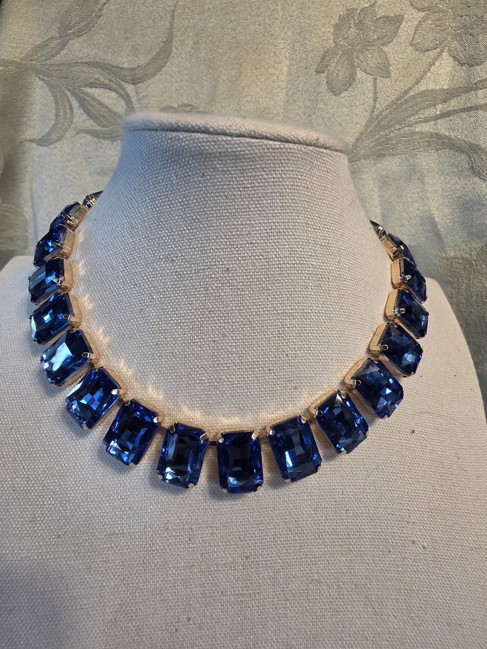 #1436. Blue Crystal Statement Necklace - Women Jewelry